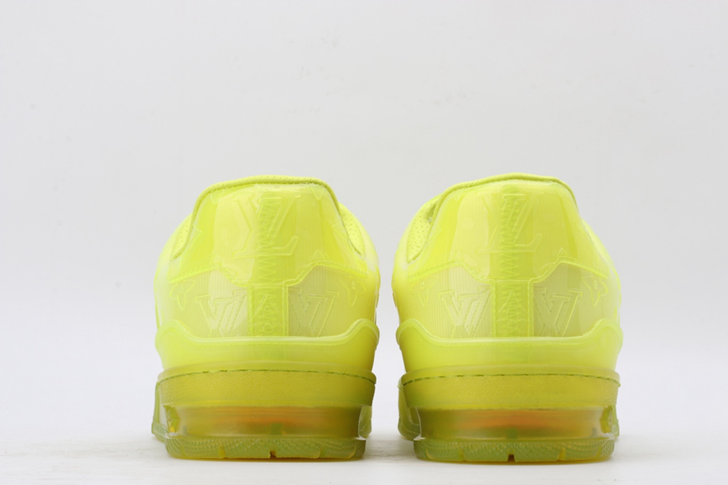 L*V SNEAKER